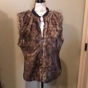 Cute vest that is perfect for this winter season.